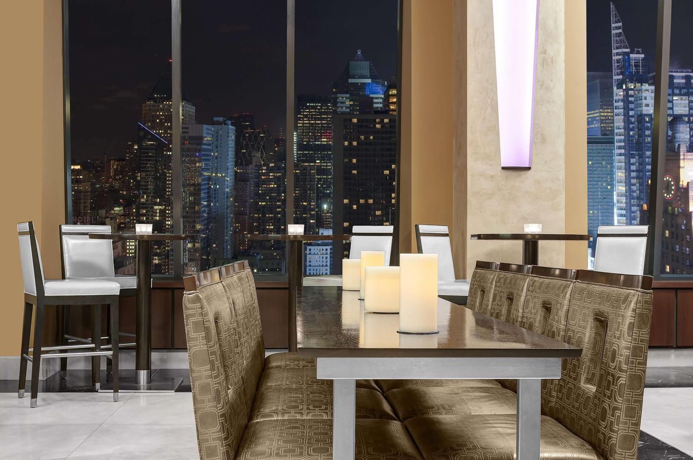 Hilton-New-York-Times-Square-Lobby-15