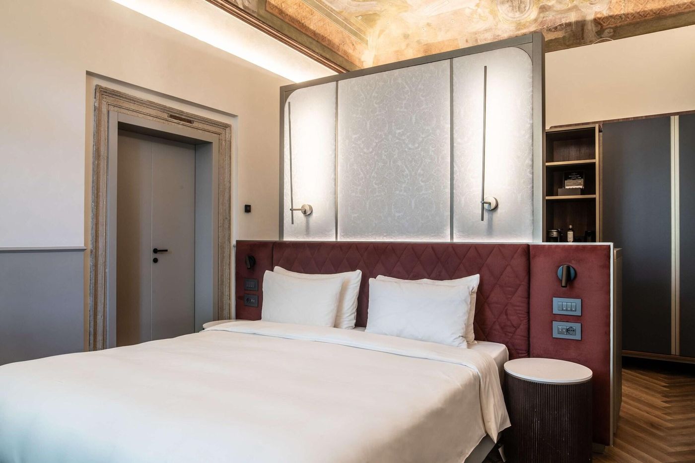 Radisson-Collection-Hotel-Palazzo-Nani-Venice-Room-28