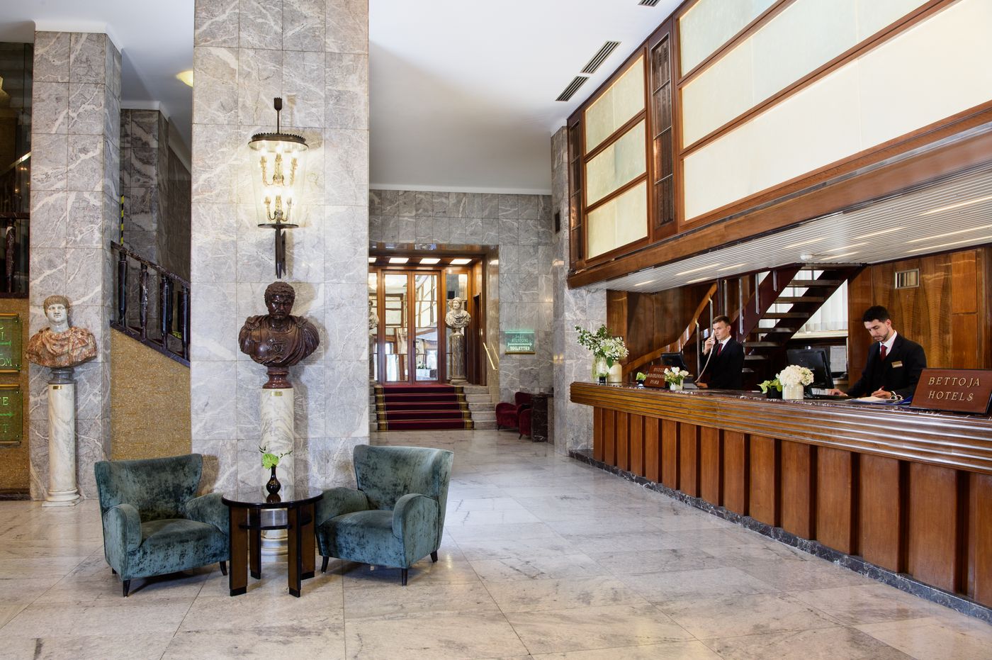 Bettoja-Hotel-Mediterraneo-Lobby-12