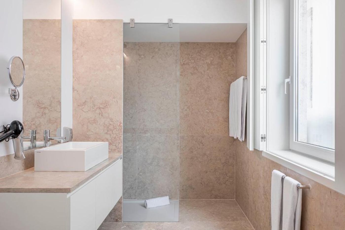 Tandem-Palacio-Alfama-Suites-Room-36