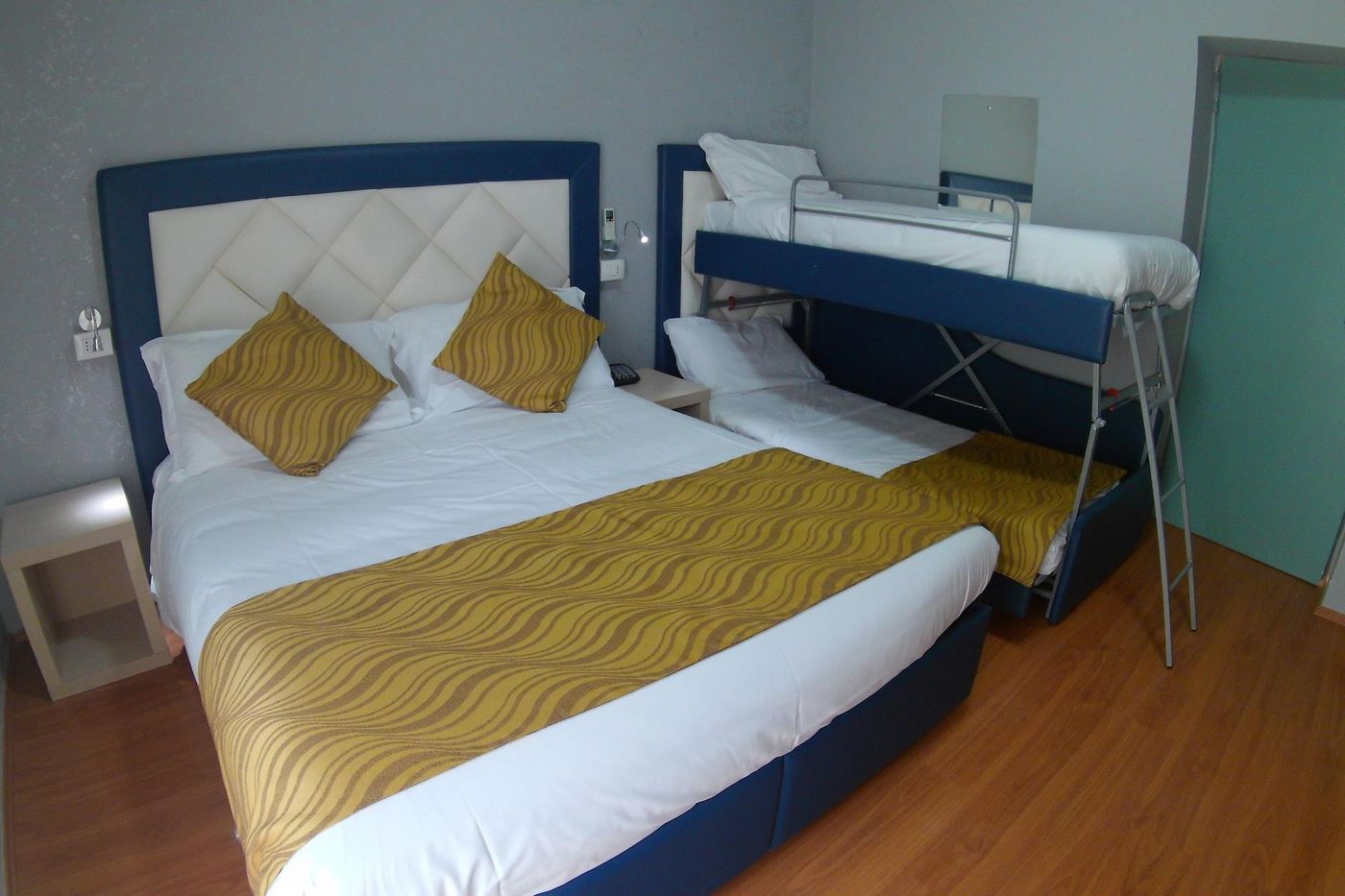 Hotel Gran Sasso-Italy-TERAMO-Room-6