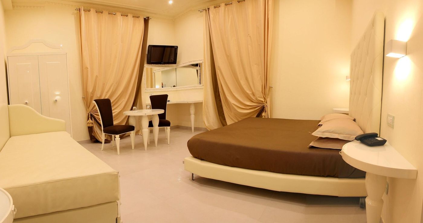 Columbia-Charming-Spa-Room-44