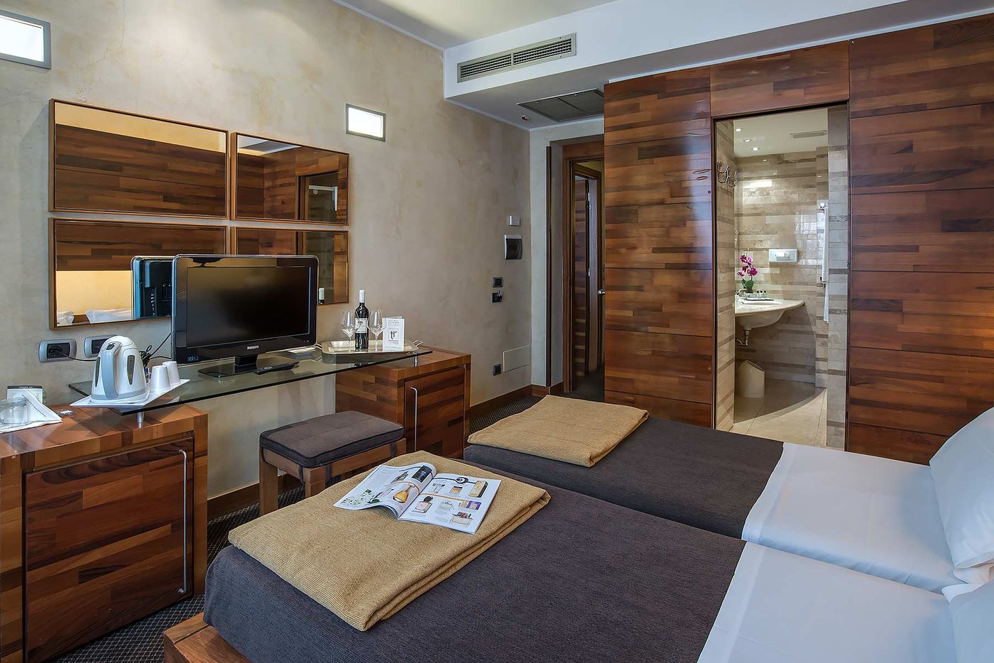 Hotel-Tritone-Room-5