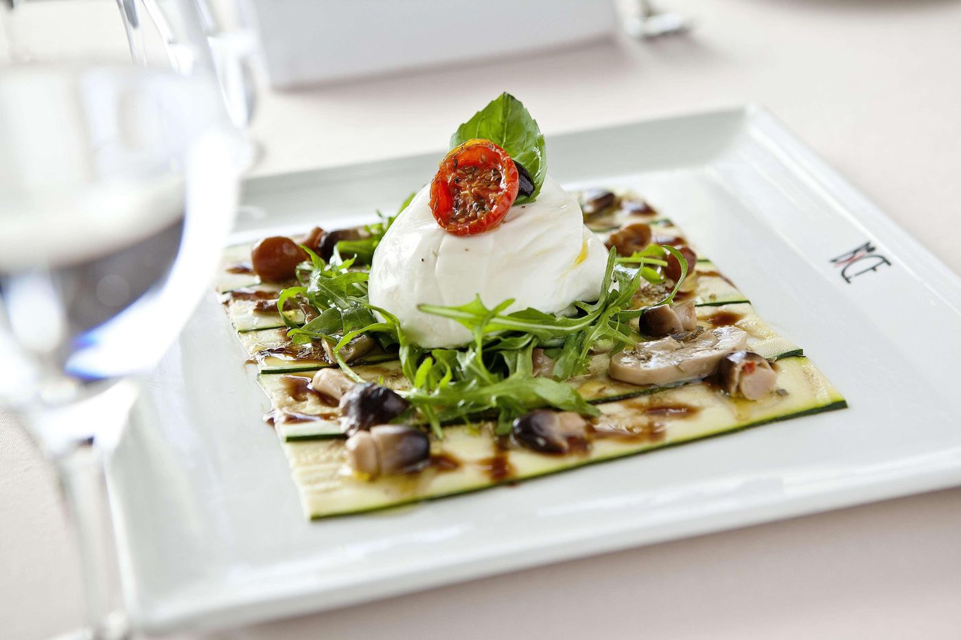 Hilton-Dubai-Jumeirah-Restaurant-105