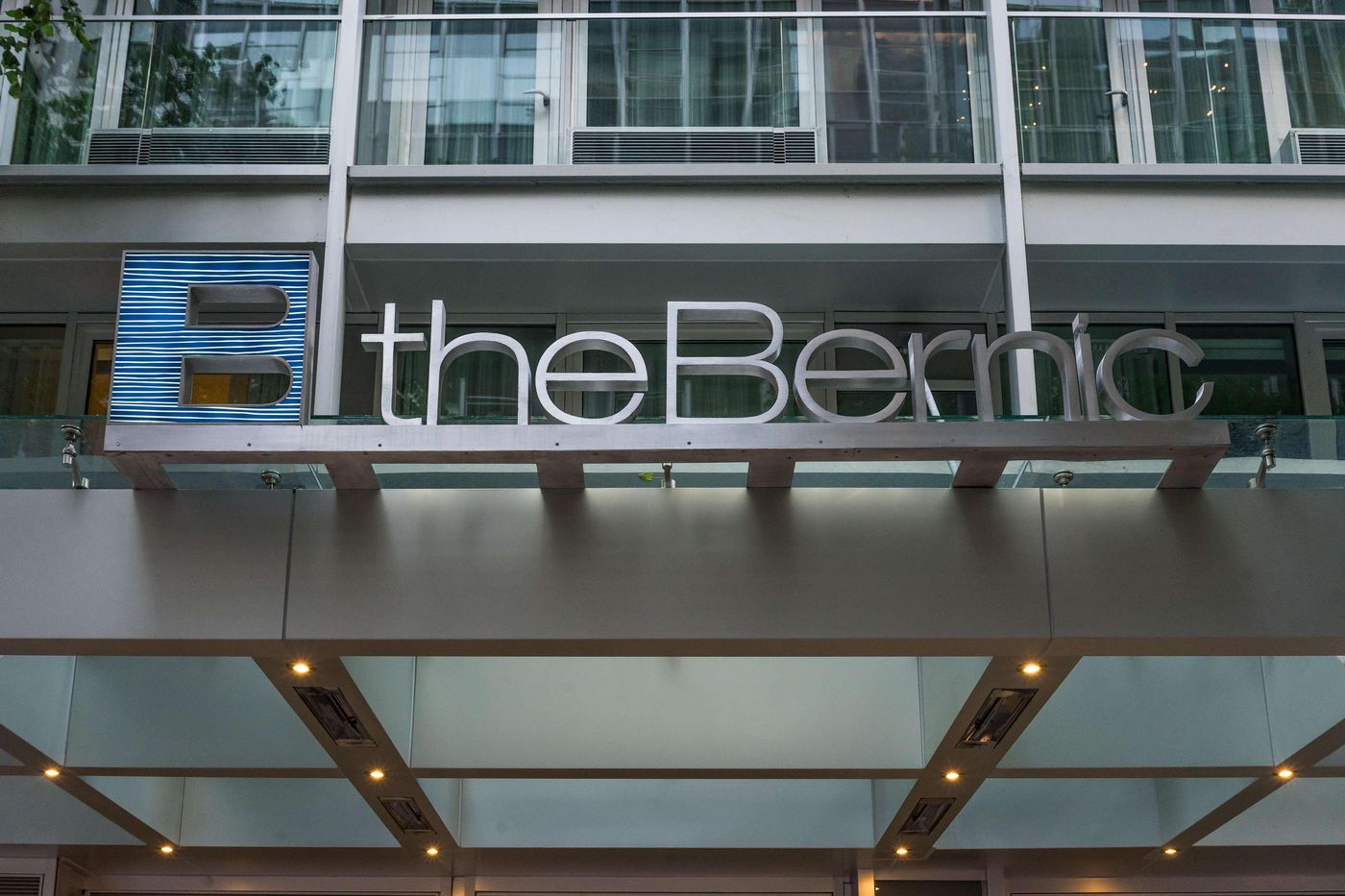 The-Bernic-New-York-City-Tapestry-Col-by-Hilton-General-view-11