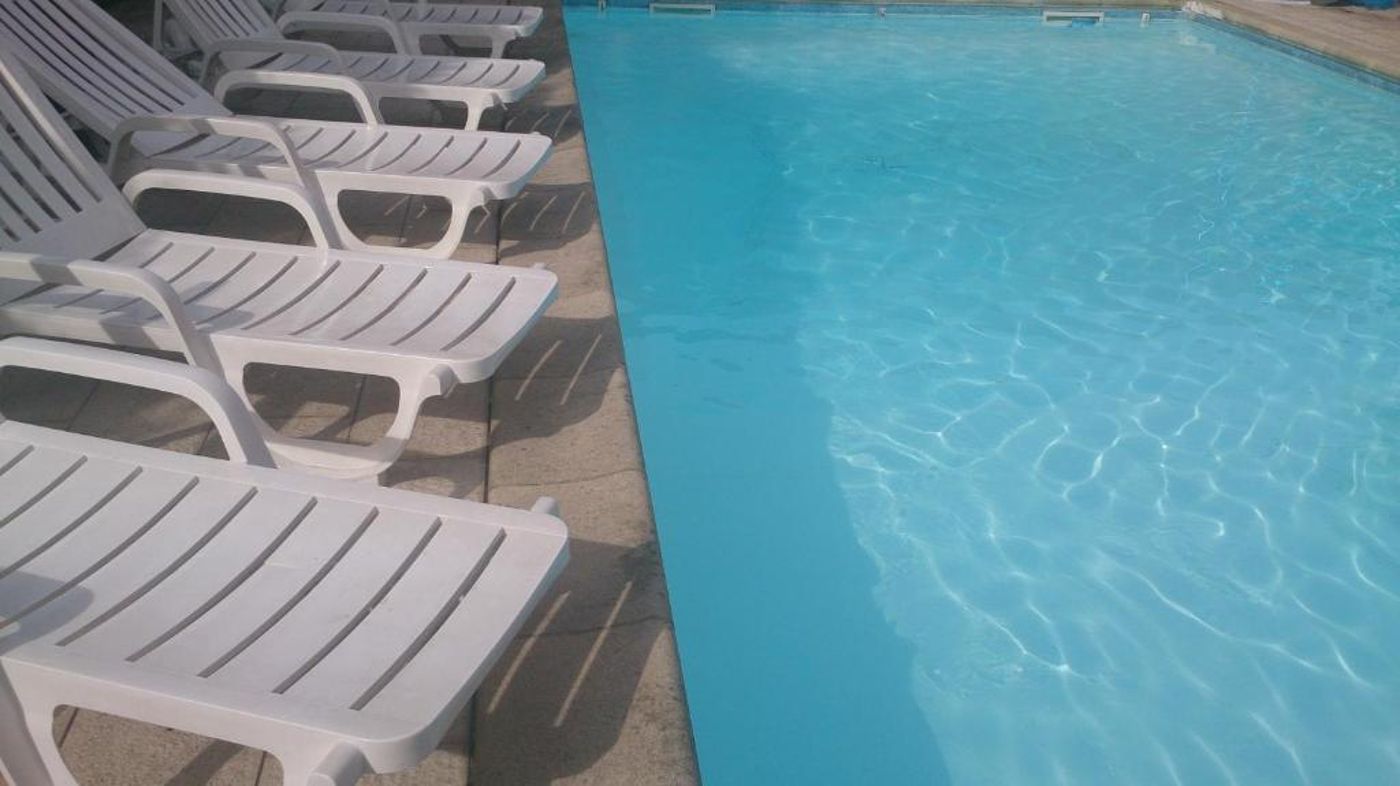 Logis Hotel Medievale - France - CIVRIEUX D'AZERGUES - Pool - 8