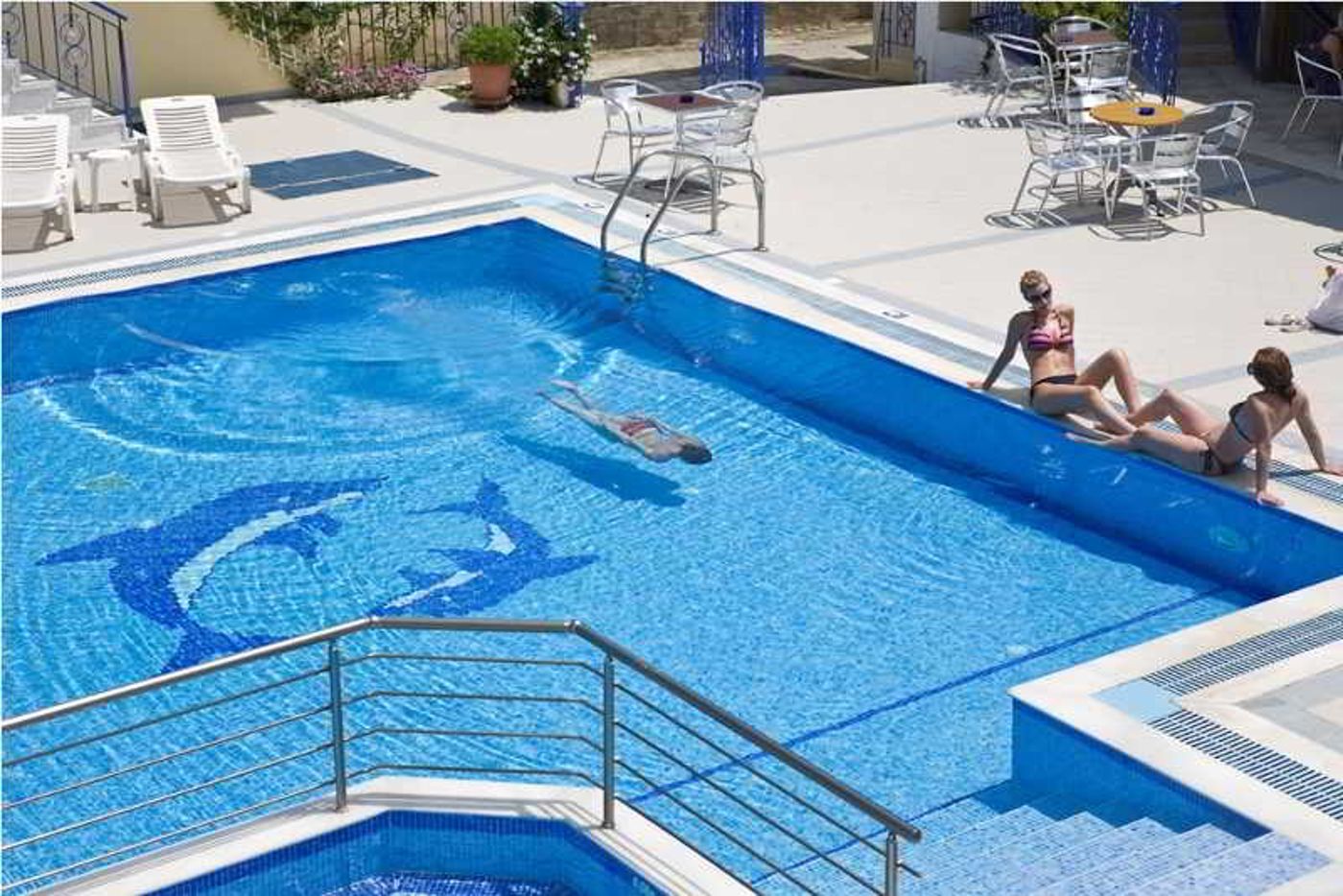 Stratos-Hotel-Pool-3