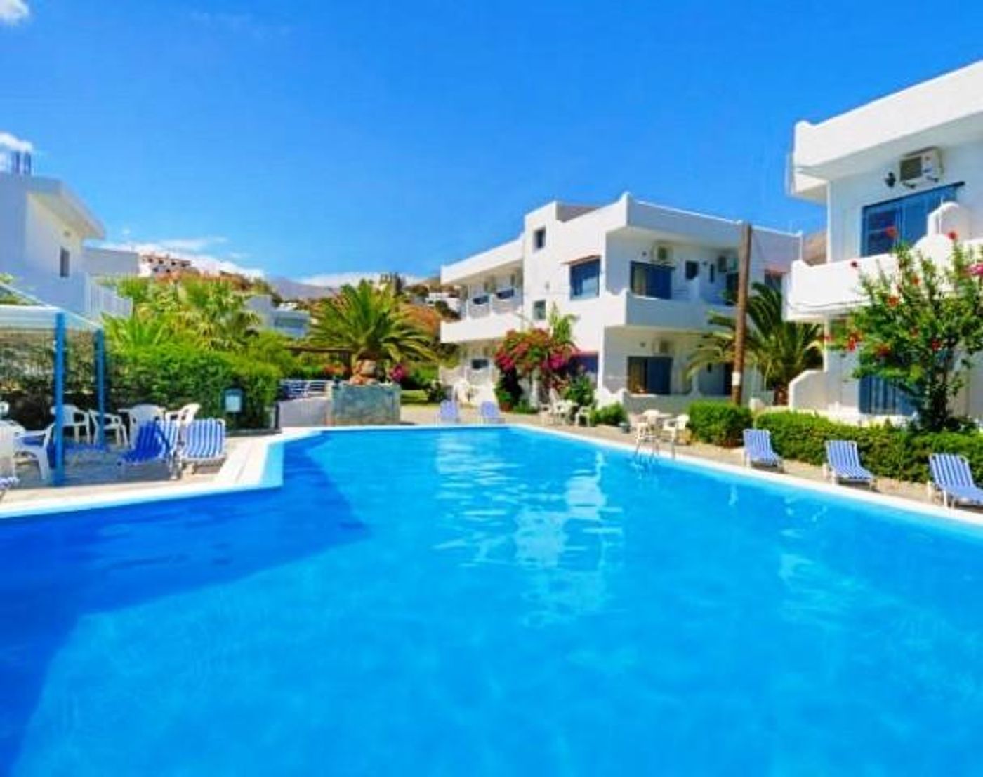 Apollo Studios & Apartments