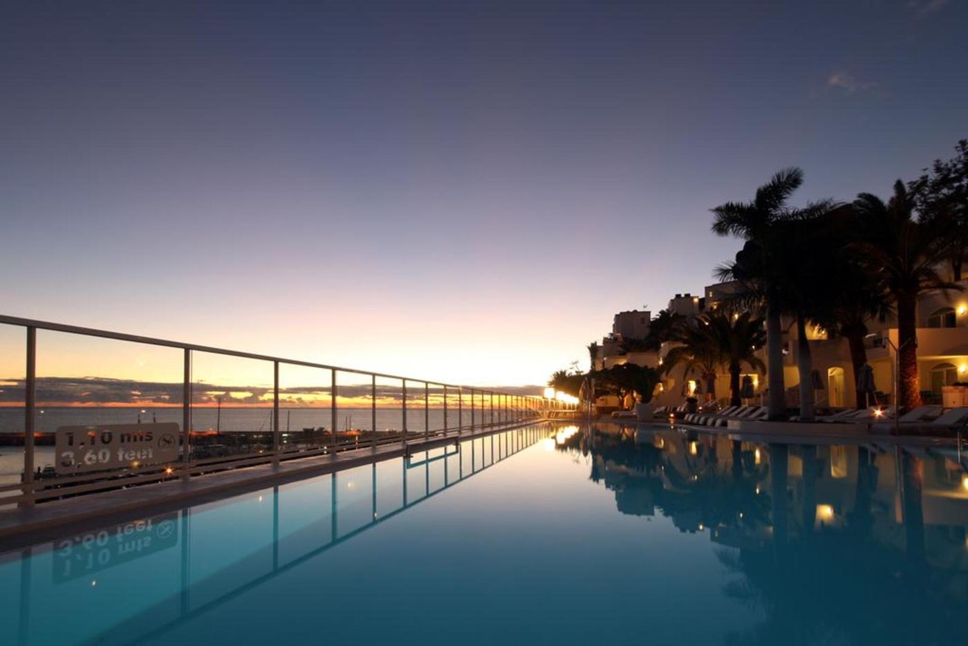 Marina-Bayview---Adults-Only-Pool-13