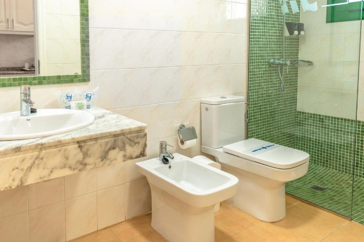 Hyde-Park-Lane-Bungalows-Room-40