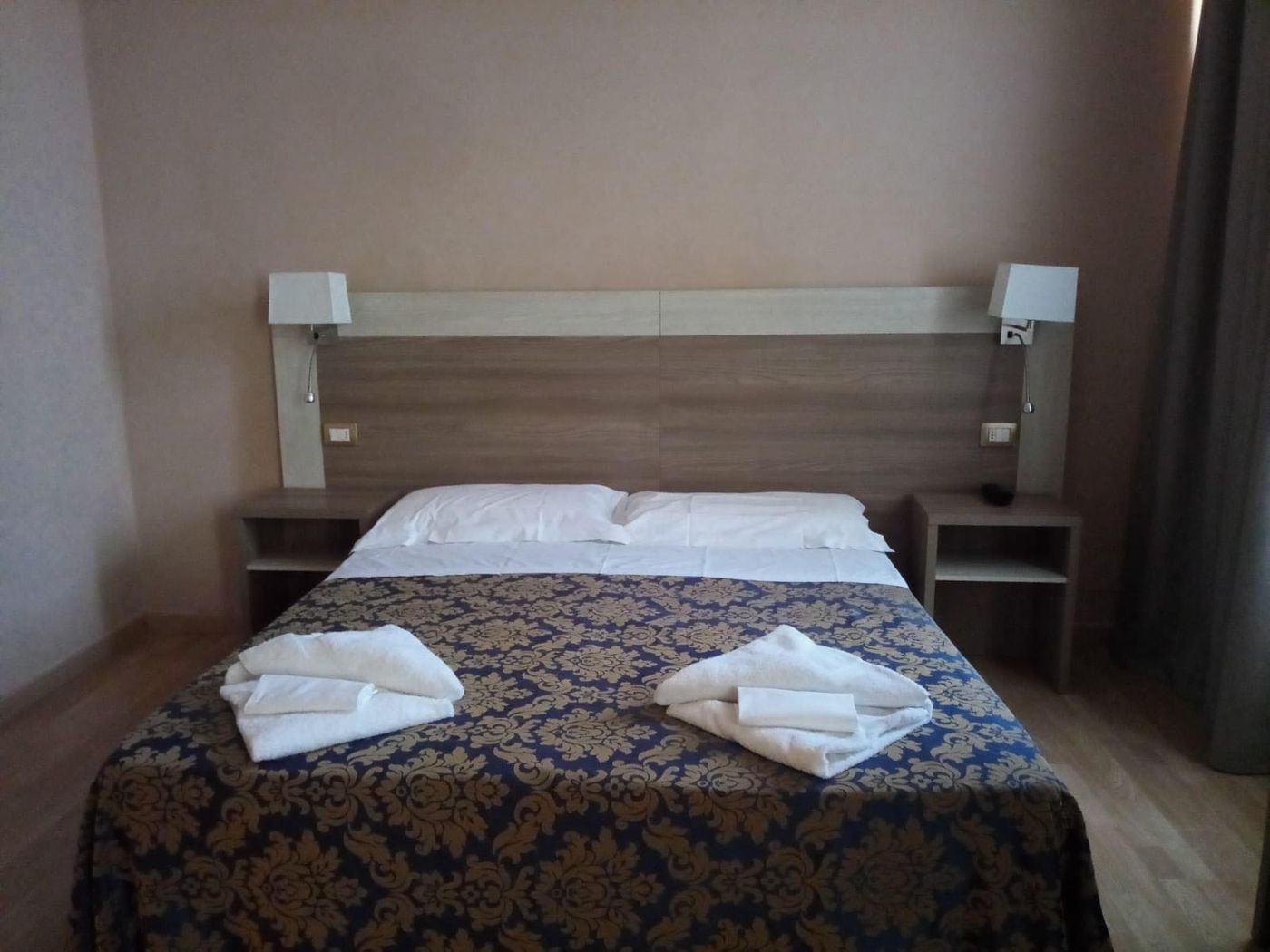 HHB-Hotel---Florencia-Room-10