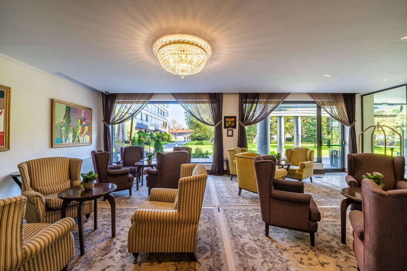 Imperial-Plovdiv-a-member-of-Radisson-Individuals-Lobby-14