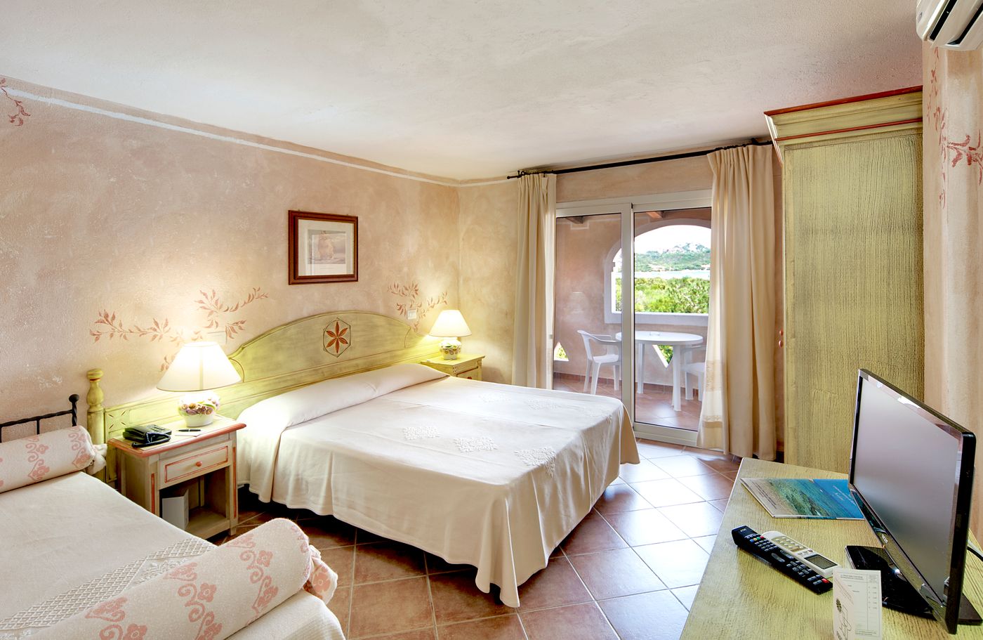 Colonna-Beach-Hotel---Residence-Room-18