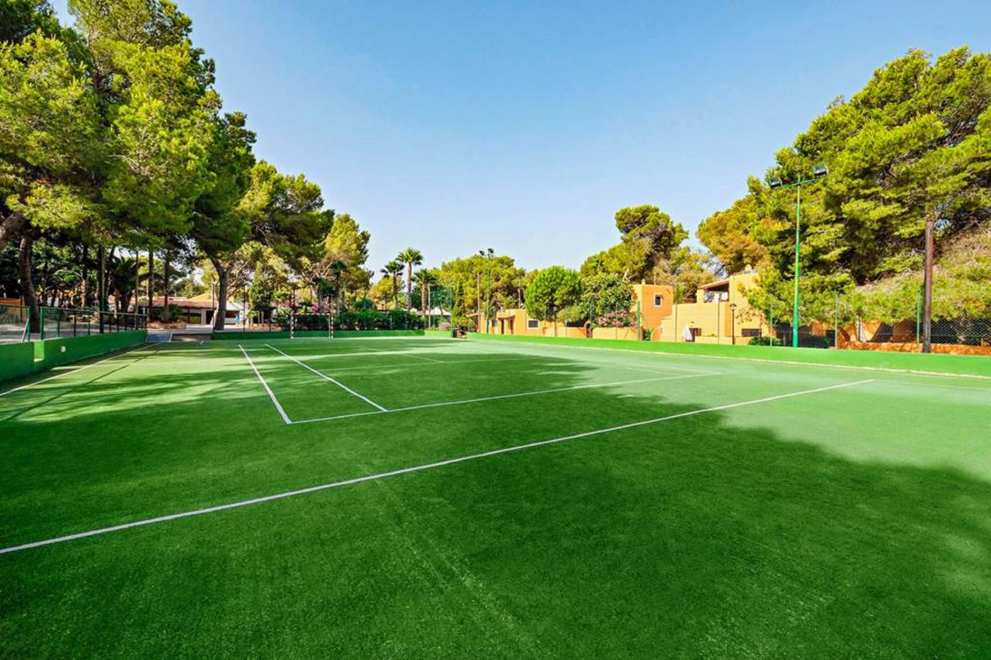 Azuline-Club-Cala-Martina-Ibiza-Sports-and-Entertainment-22