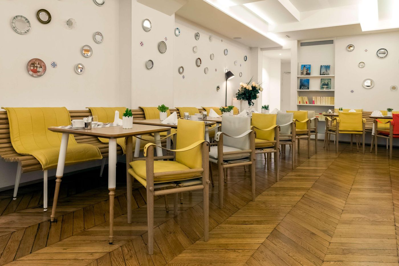 Hotel-34B-Astotel-Restaurant-48