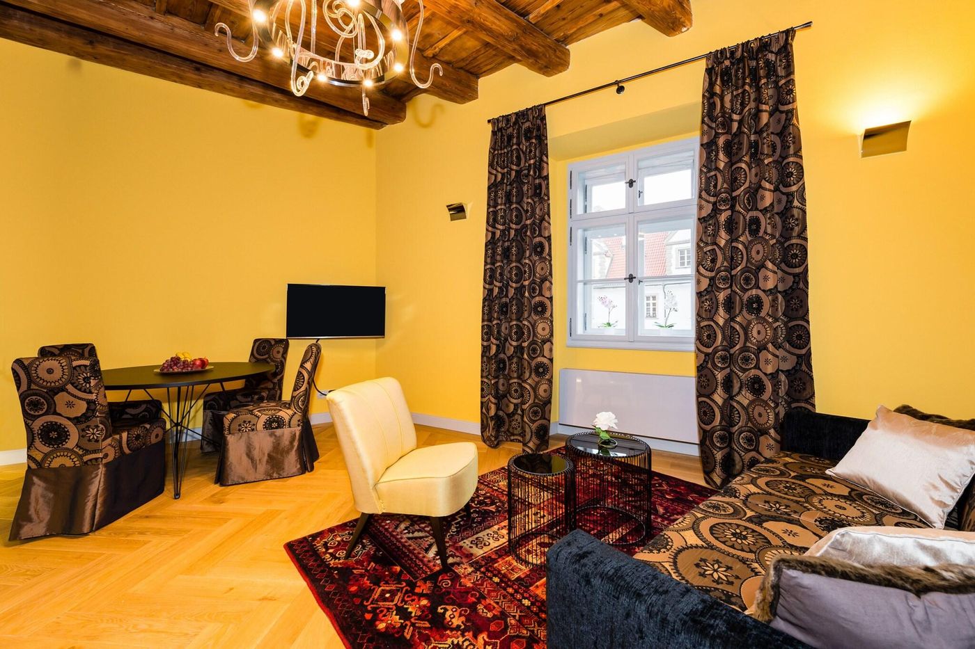 Old-Royal-Post-Hotel-Room-26