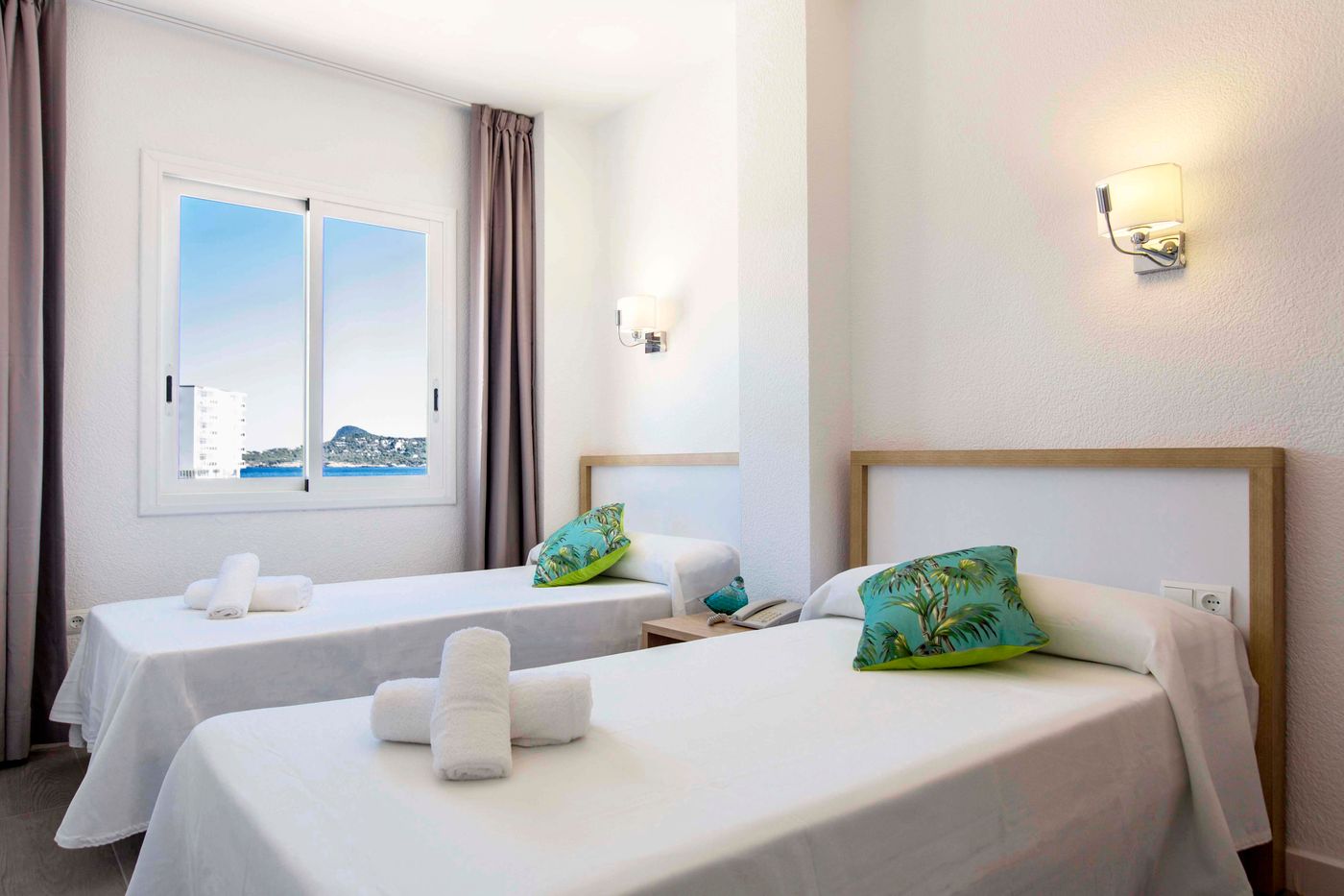 The-Beach-Star-Ibiza-Room-38