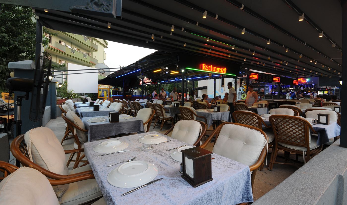 Grand-Villa-Sol-Apart-Restaurant-15