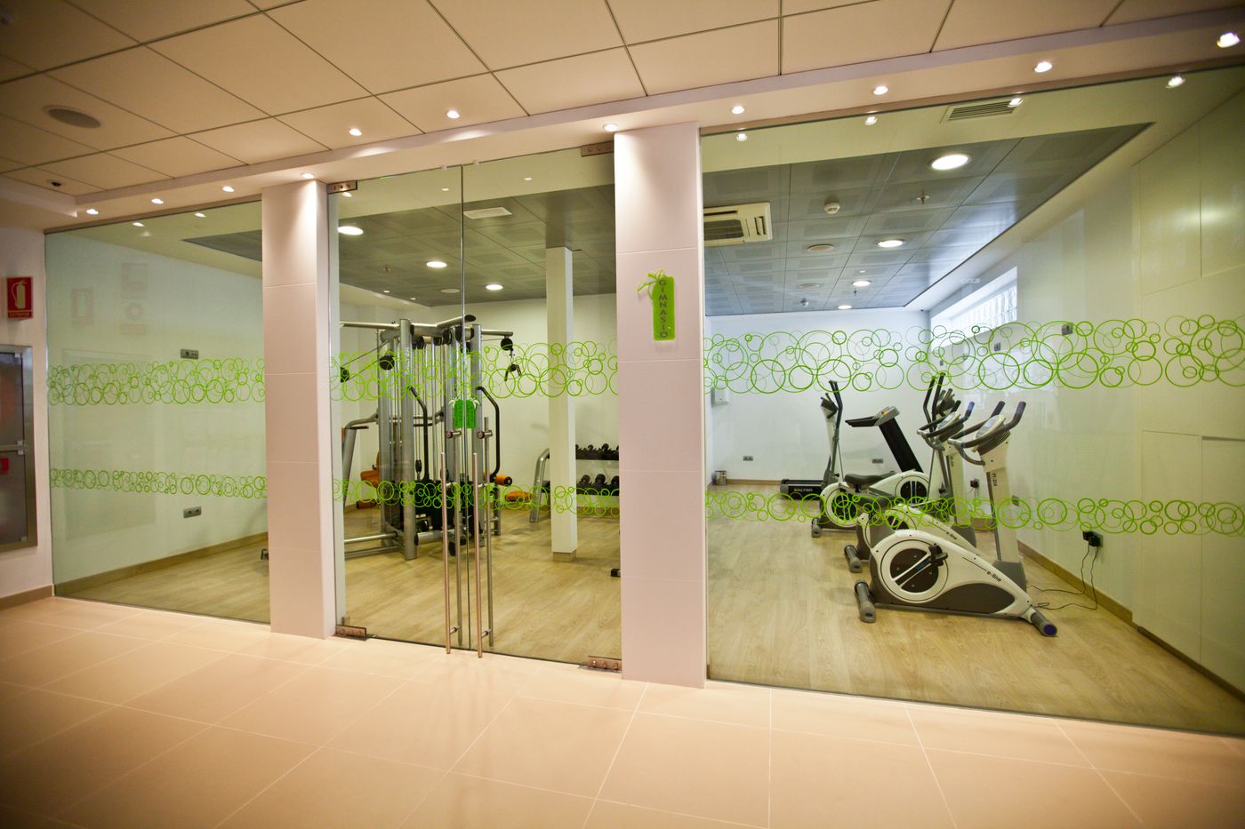 Riviera-Beachotel-Sports-and-Entertainment-36