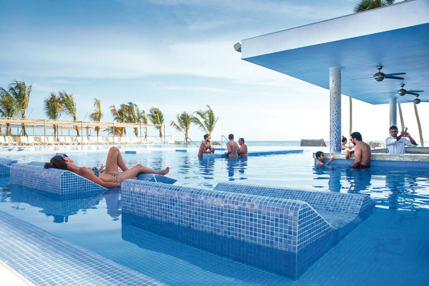 Riu-Sri-Lanka-Bar-10