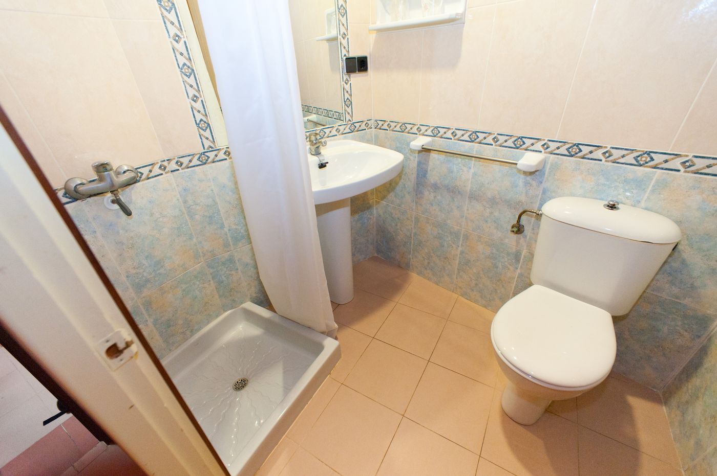 The-Red-Hotel-by-Ibiza-Feeling-Room-23