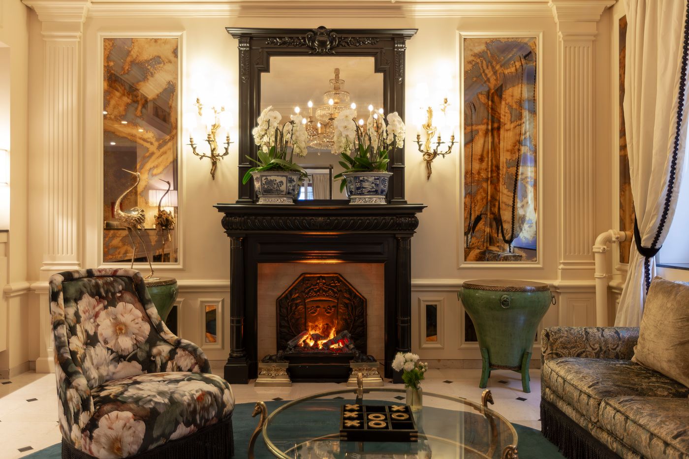 West-end-Paris-Lobby-22