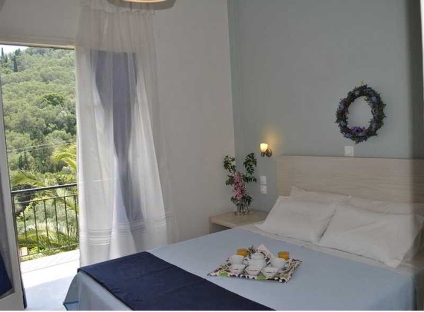 Helios-Splendid-Room-14