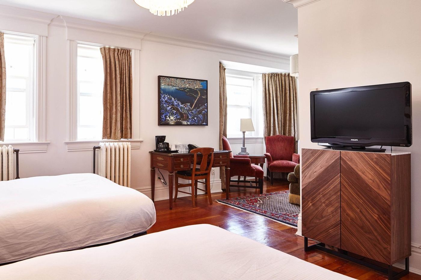 Victorian-Hotel-Vancouver-Room-23