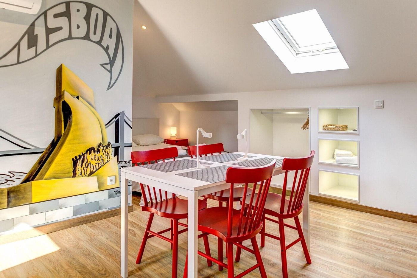 Home-Out-Rooms---Apartments-Room-13