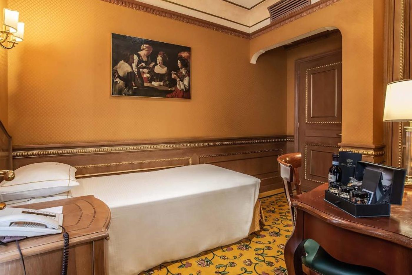 Hotel-River-Palace-Room-42