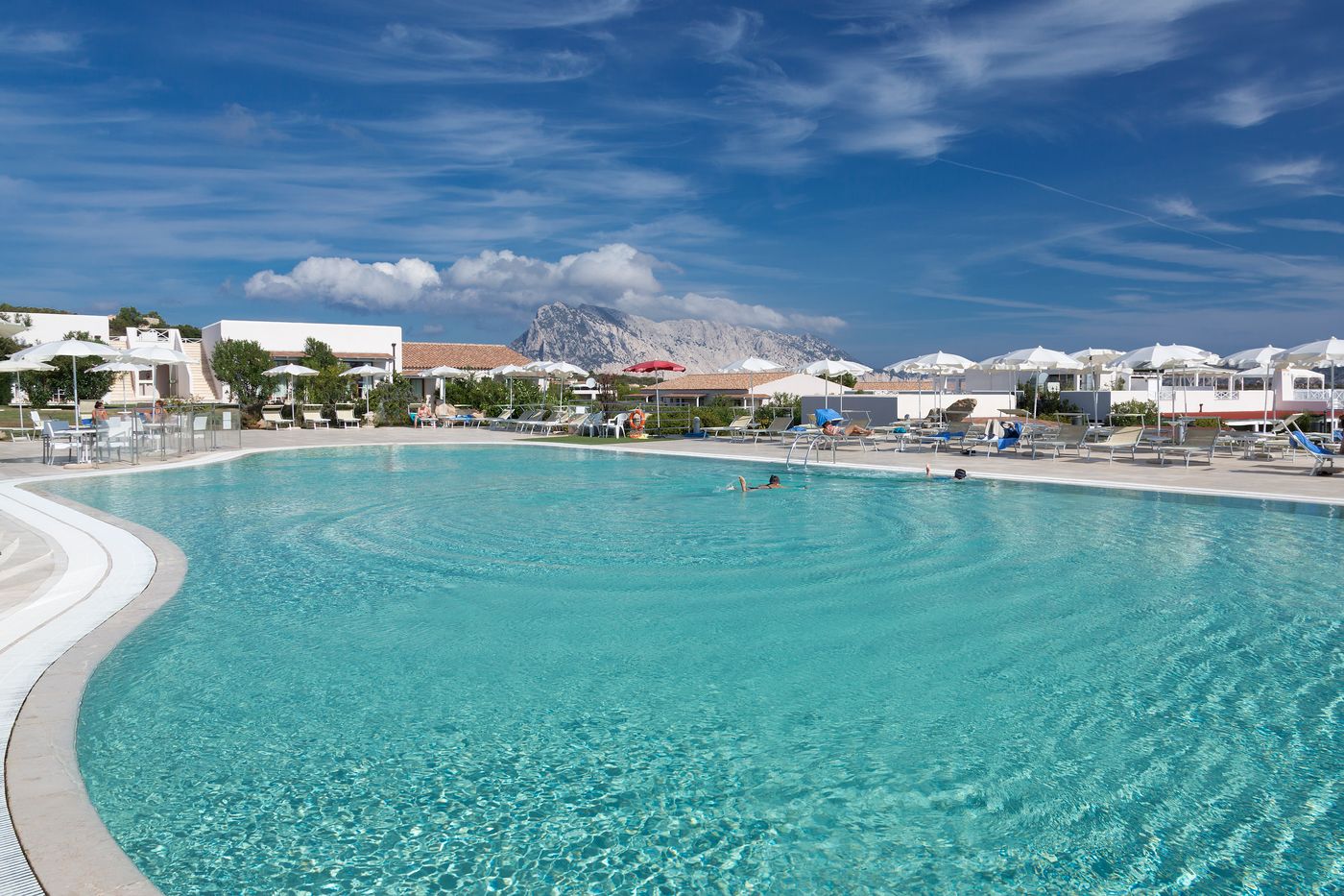 Grande-Baia-Resort-Hotel-Pool-1