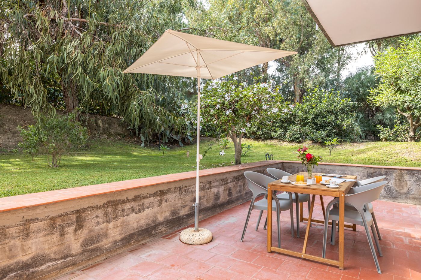 Residence-Villa-Giardini-Room-16