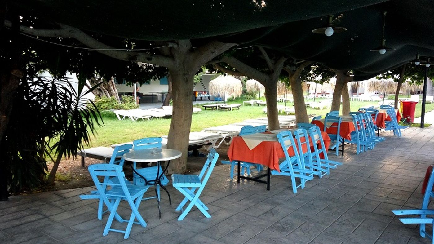 Oasis-Hotel-Bungalows-Pool-15