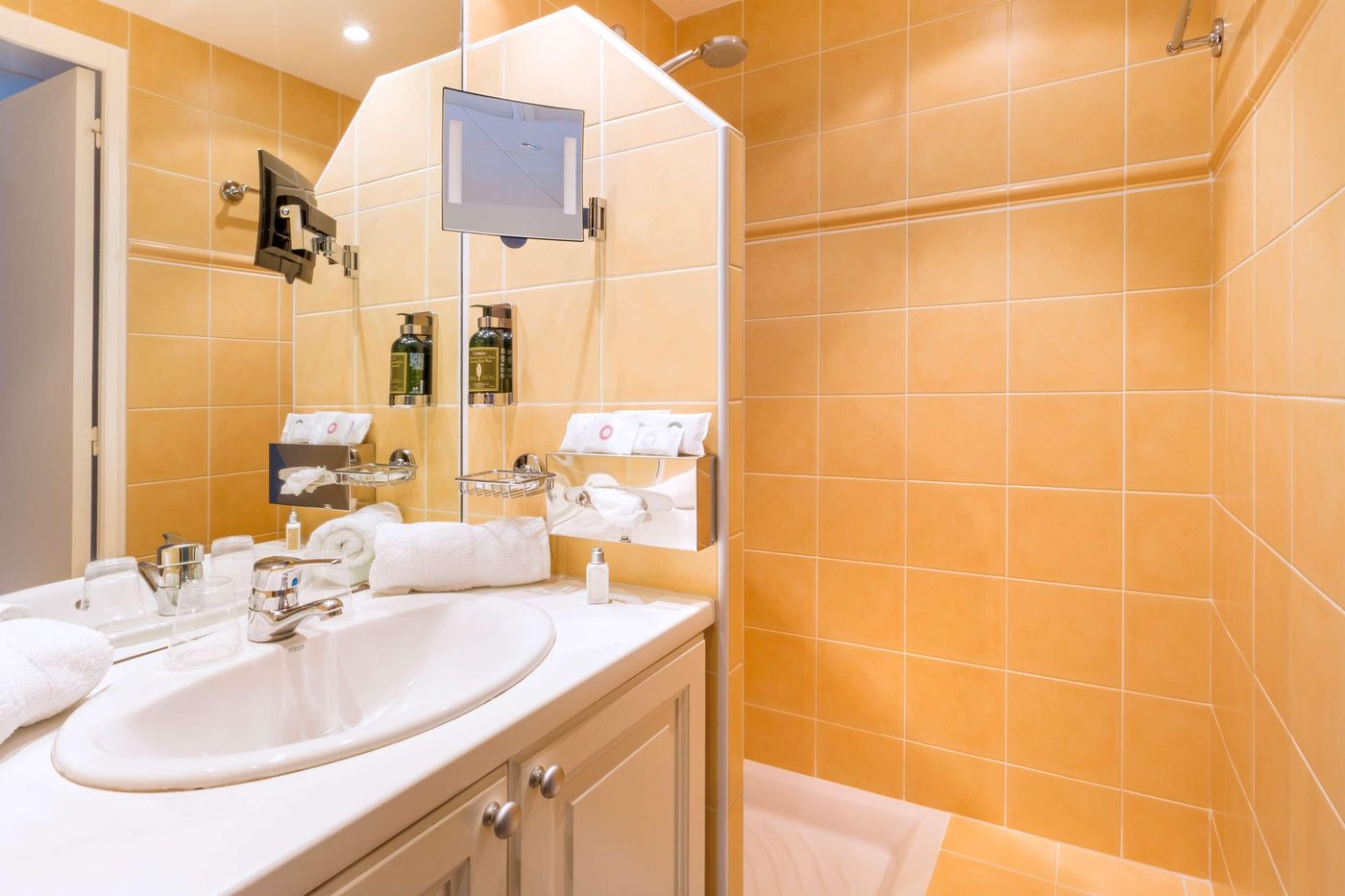 Le-Suffren-Hotel-General-view-38