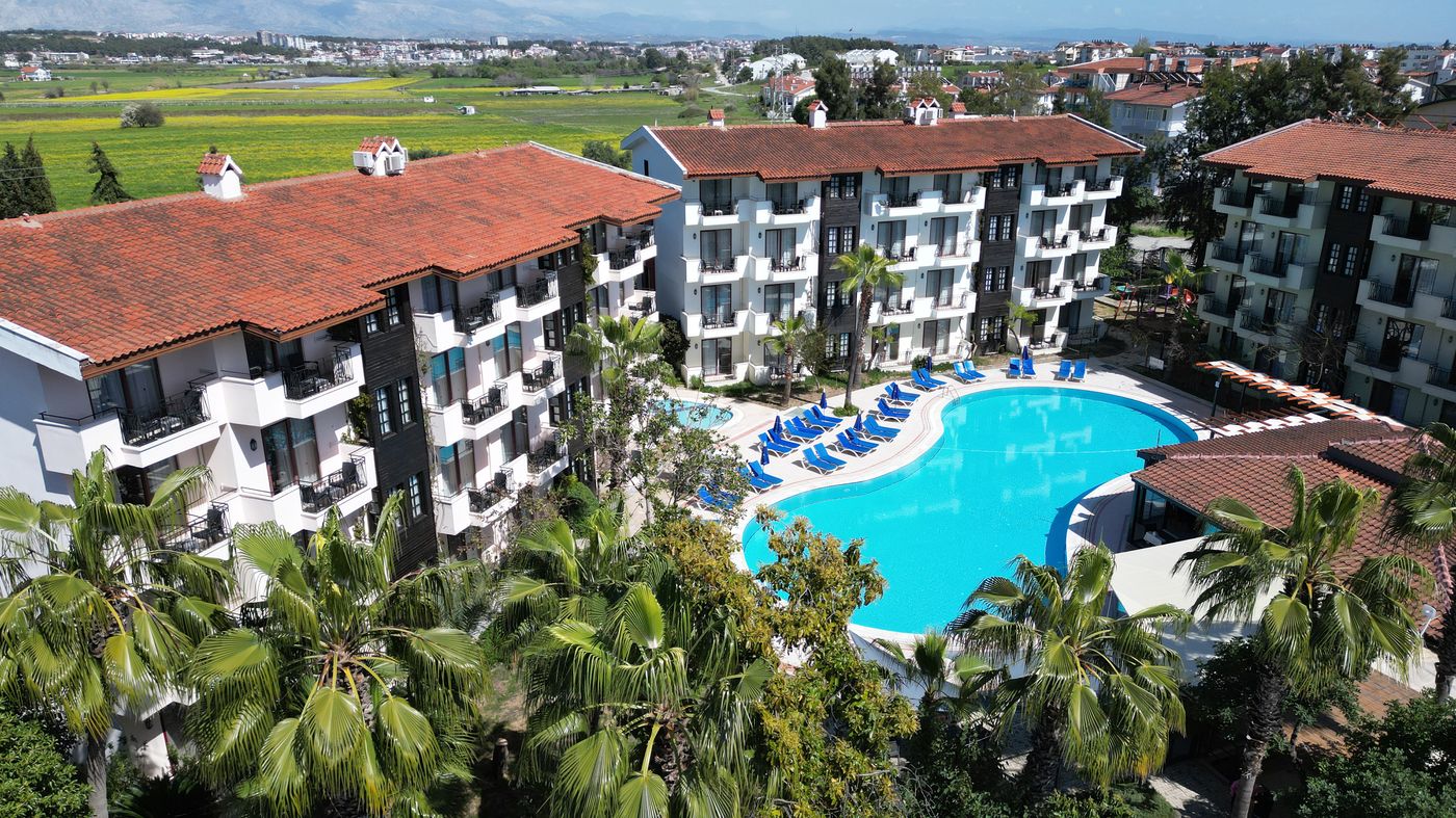 Lemas Suites Hotel Side