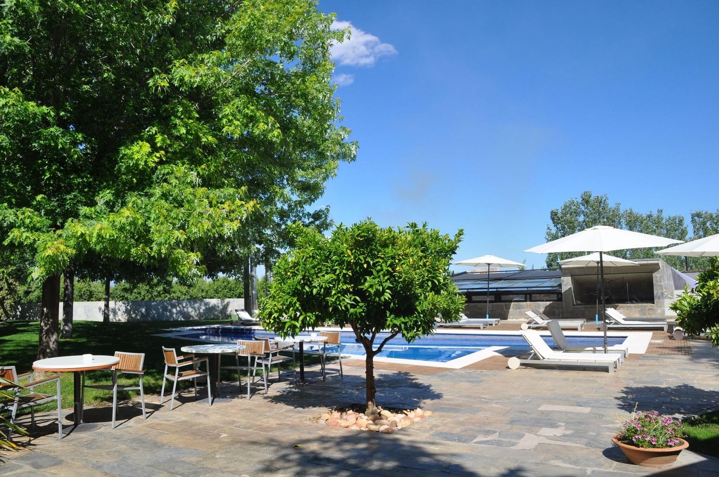 Mas-Passamaner-Terrace-3