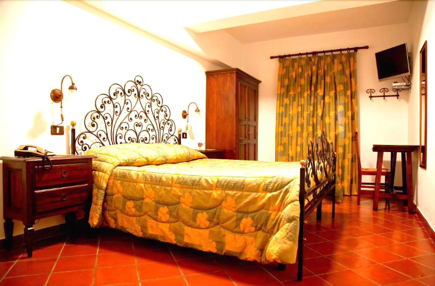 Hotel-Bucaneve-Room-7