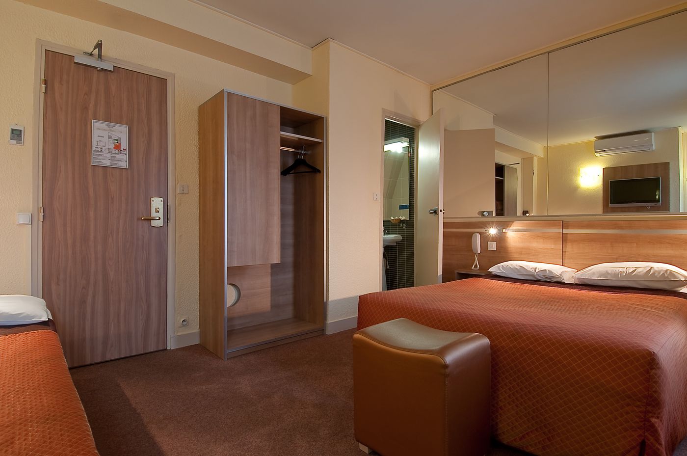 France-Quartier-Latin-Room-22