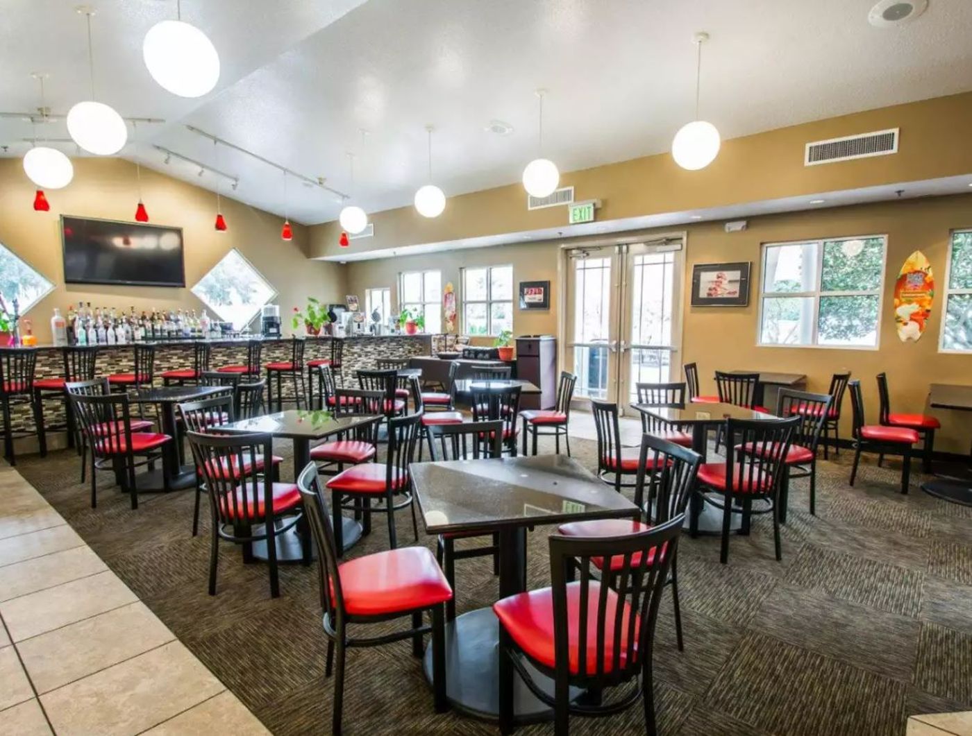 Clarion Suites Maingate