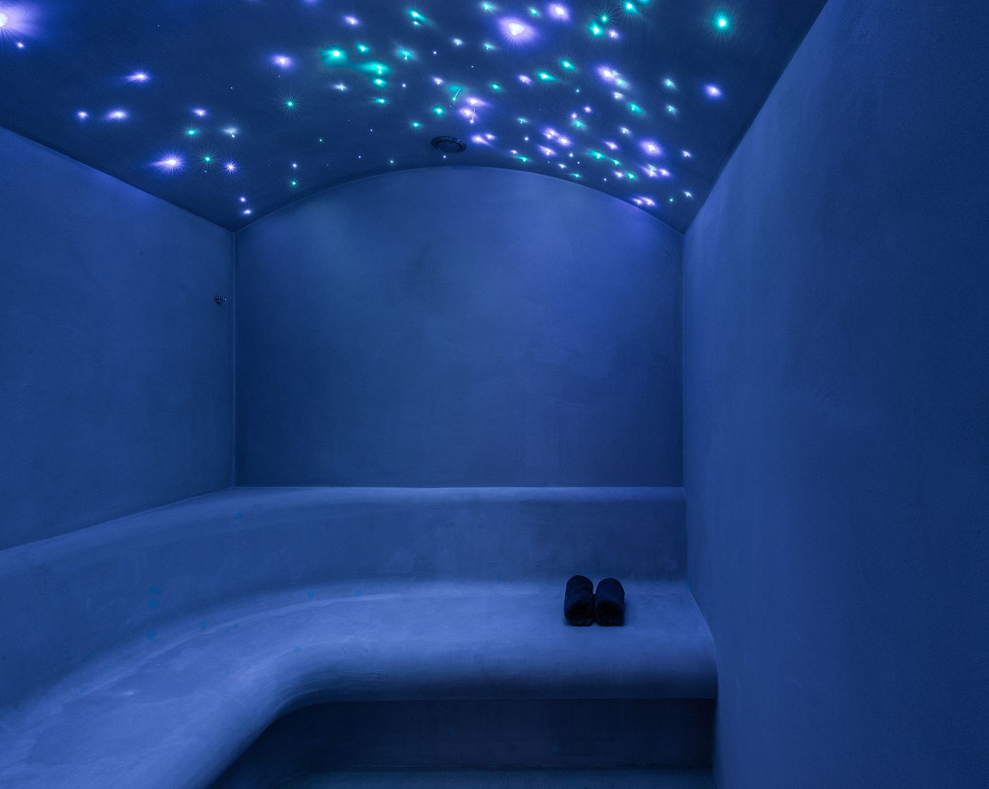 Ikones-Seafront-Luxury-Suites---Adults-Only-Sports-and-Entertainment-49