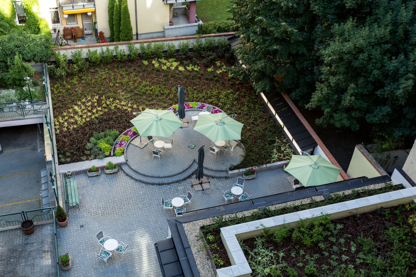 Corvin-Hotel-Budapest---Corvin-wing-Terrace-12