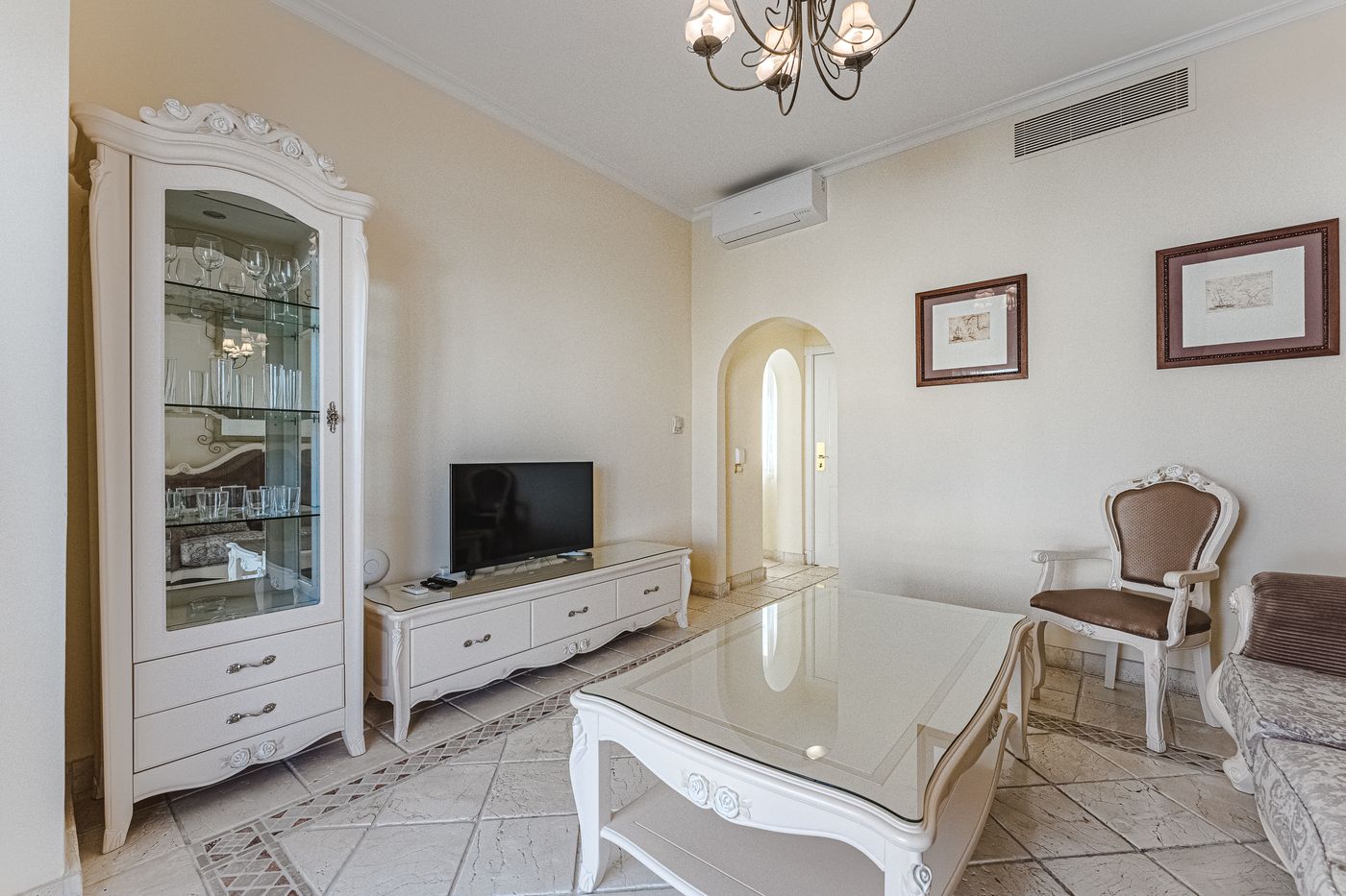 Flamingo-Suites-Room-61