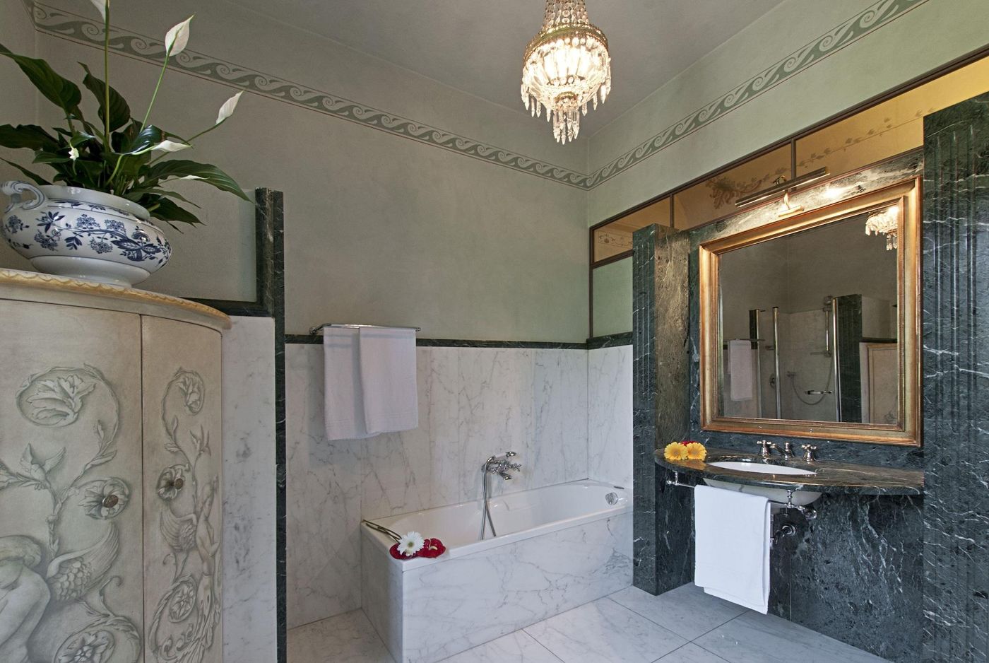 B-B-VillAmorosa-Room-30