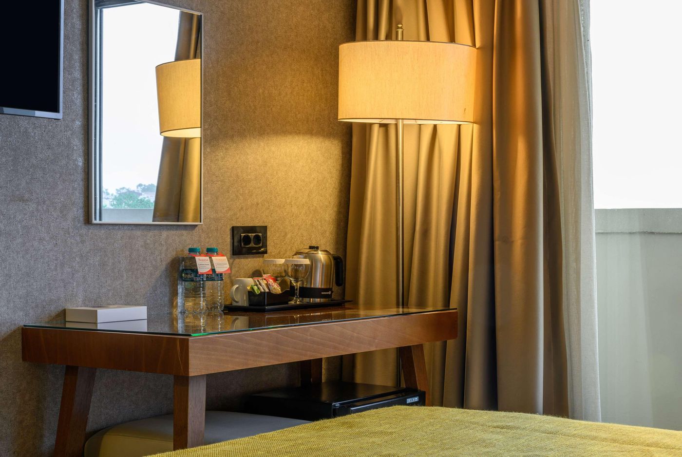 Ramada-Istanbul-Grand-Bazaar-Room-36