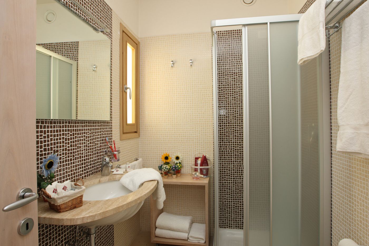 Quadra-Key-Residence-Room-14