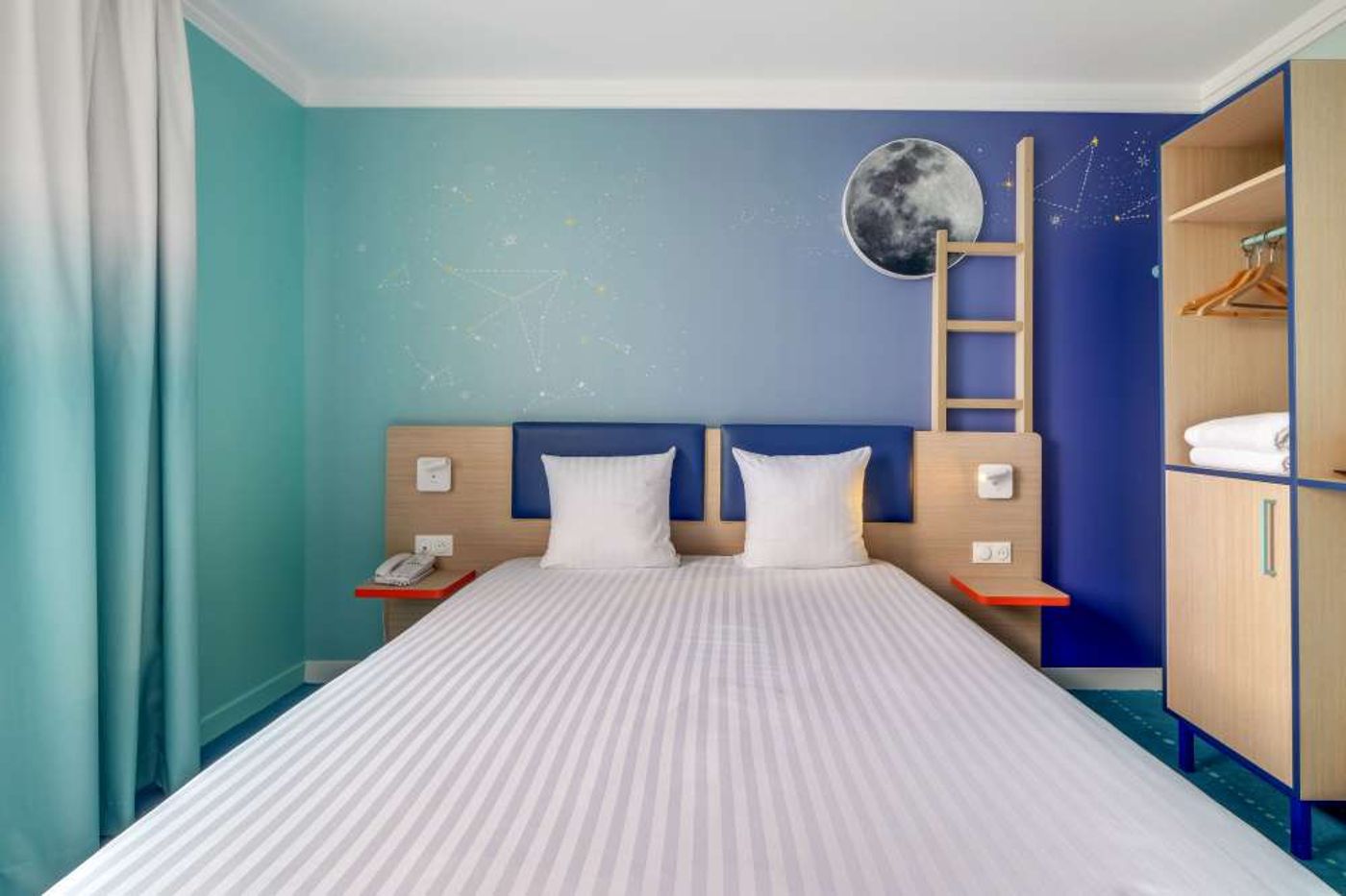 Grand-Magic-Hotel-Room-16