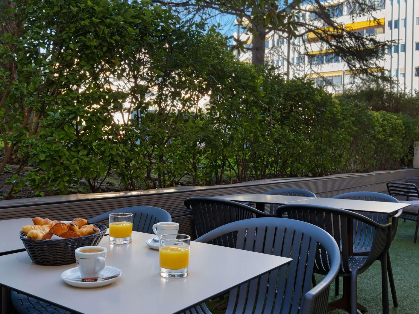 ibis-Styles-Cannes-Le-Cannet-Restaurant-5