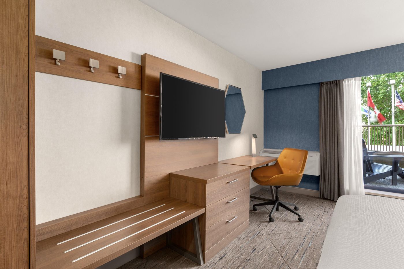 Holiday-Inn-Express-Vancouver-Airport-Richmond-Room-11