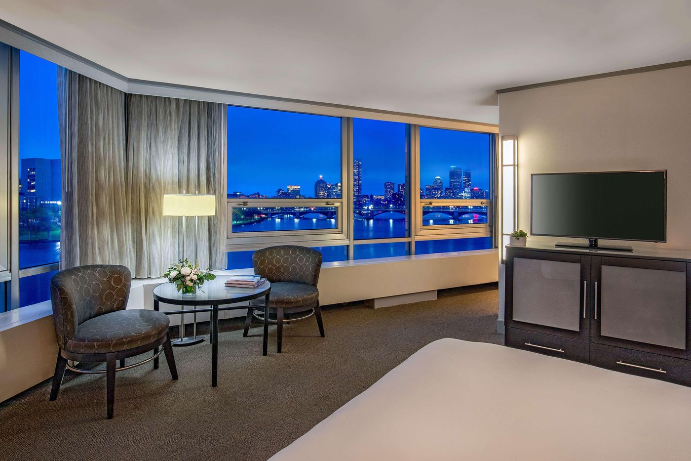 The-Royal-Sonesta-Boston-Room-11