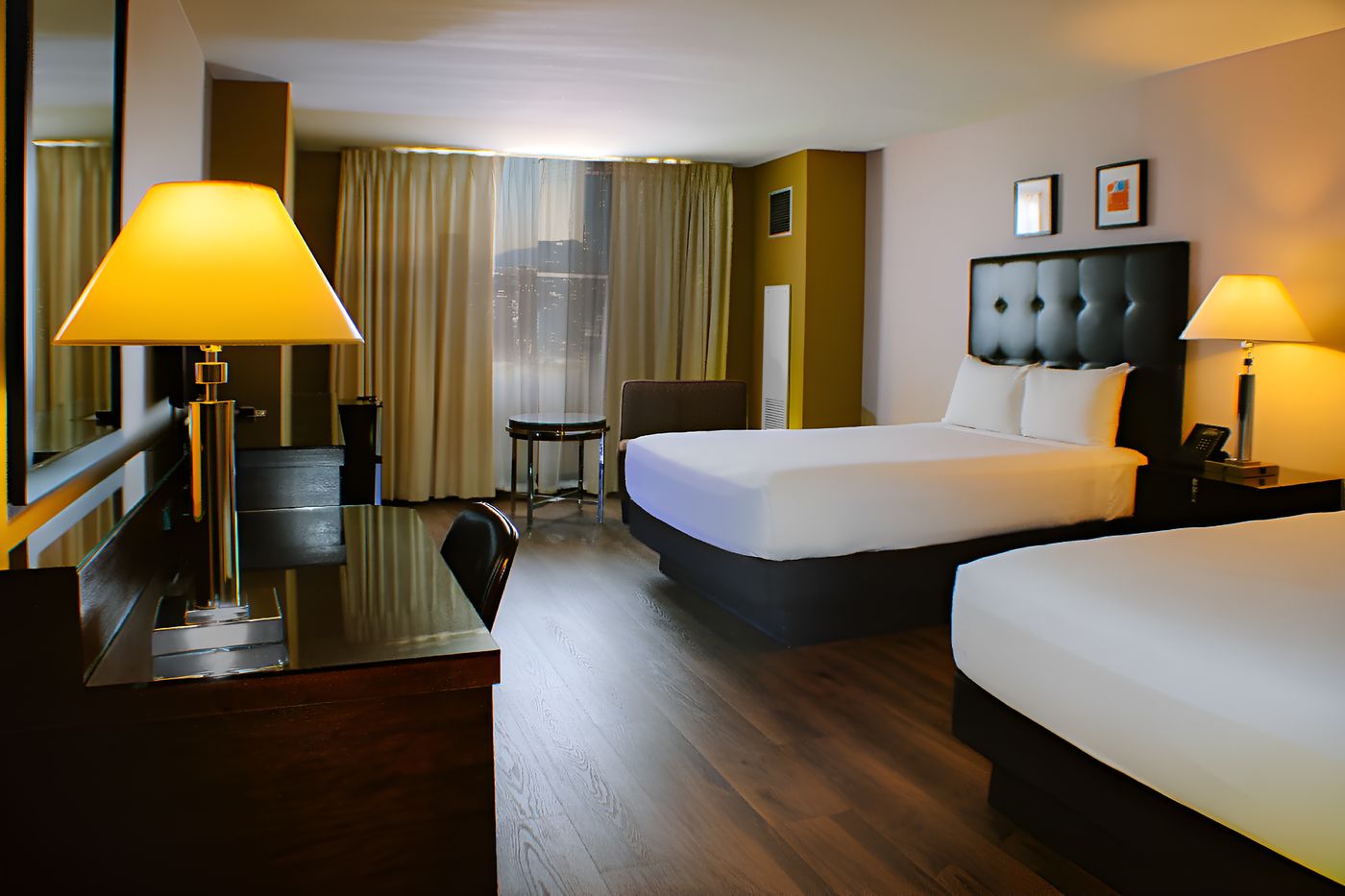 Circus-Circus-Las-Vegas-Hotel-Room-25